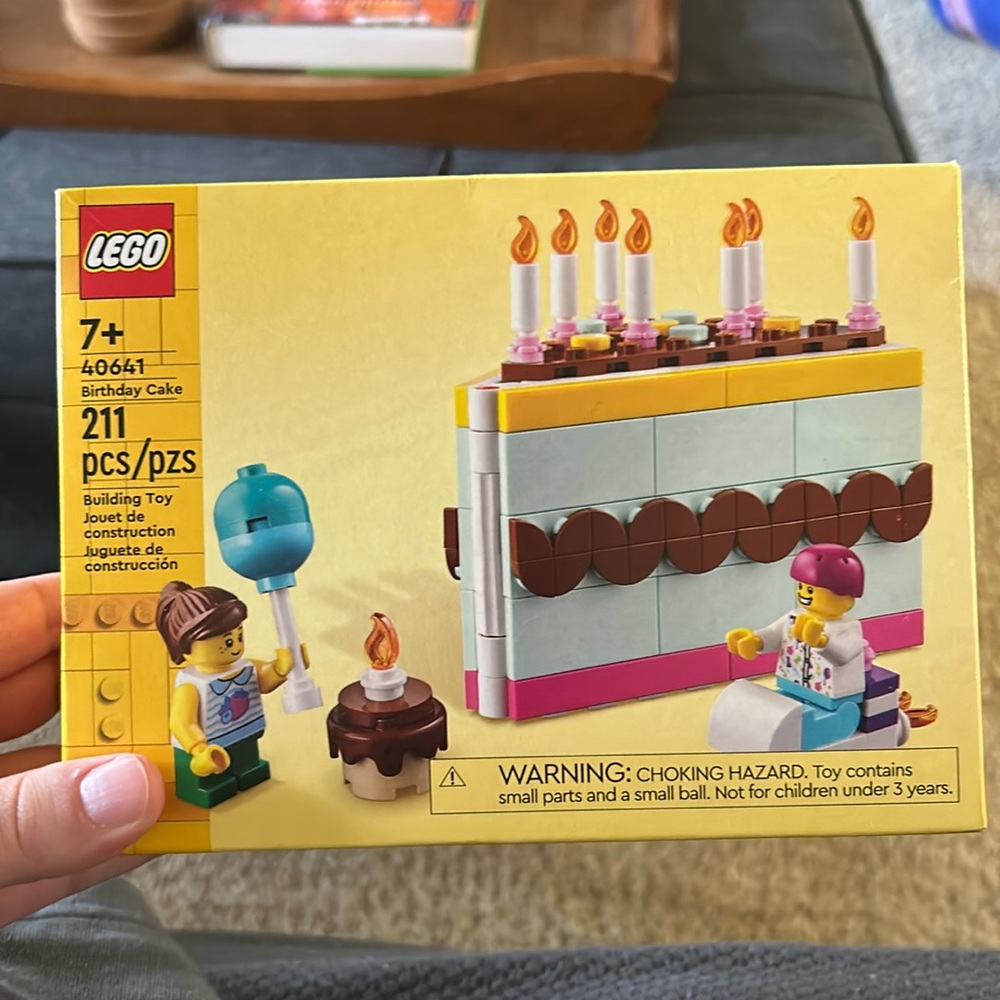 LEGO 211 Pieces Birthday Cake Slice